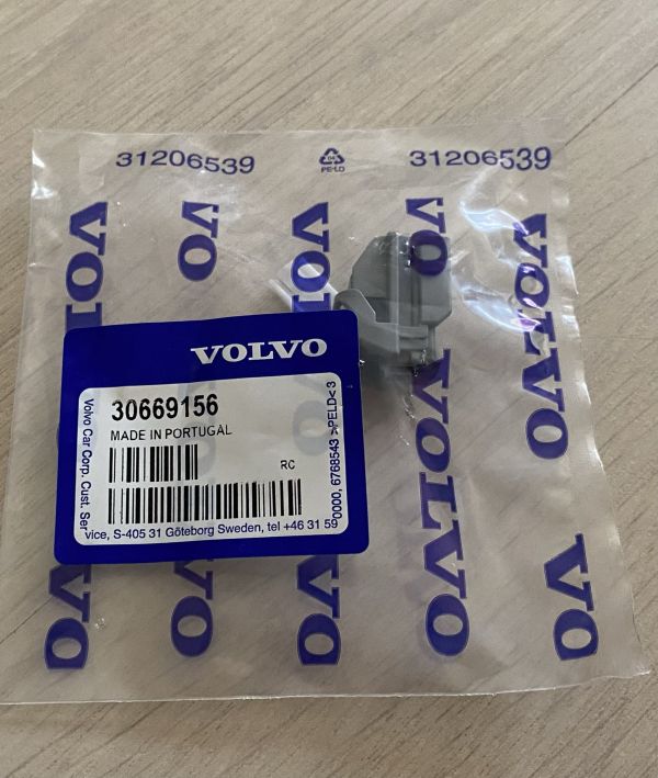 Корпус розʼєму - Volvo - 30669156