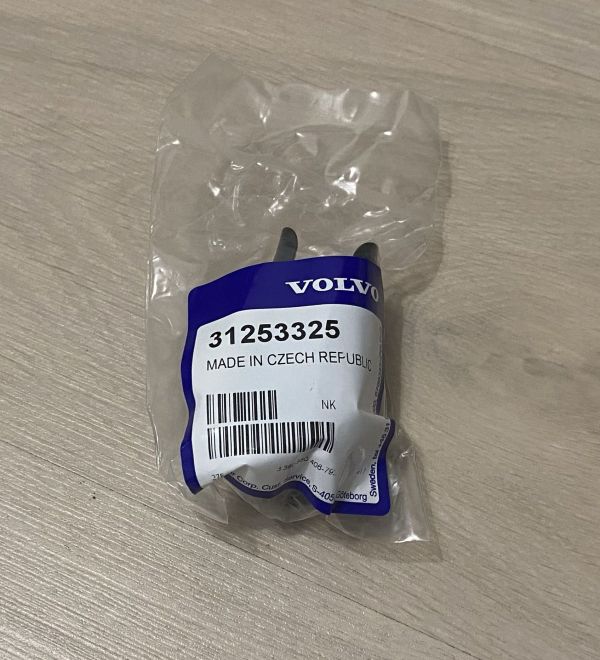 Кришка важіля щітки заднього склоочисника - Volvo - 31253325