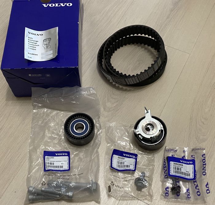 Ремінь ГРМ з роликом і натяжителем в зборі - VOLVO - 32213096