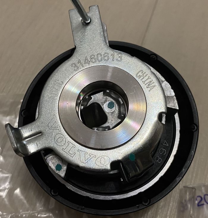 Ремінь ГРМ з роликом і натяжителем в зборі - VOLVO - 32213096